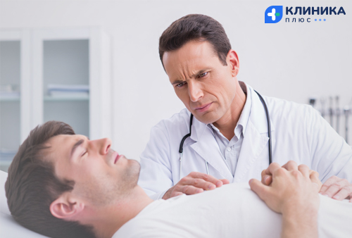 Можно ли пить муравьиный спирт Врач осматривает пациента